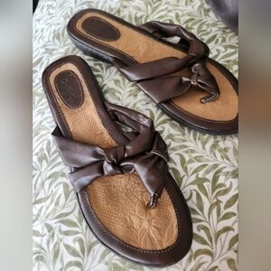 NWOT Brown Leather B O C Women's Sandals